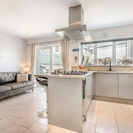 Holiday home The Blue House 18 Glynn Road Padstow